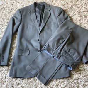 Nautica men’s Gray suit! Jacket 38L pants 32x34